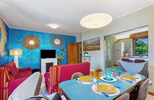 Castelletto Sopra Ticino Casa | Casa vacacional 'La Casa Dei Girasoli' con terraza, Wi-Fi y aire acondicionado