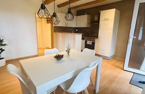 Kressbronn Apartamento | Holiday Apartment "Neu" with Mountain View, Balcony and Wi-Fi