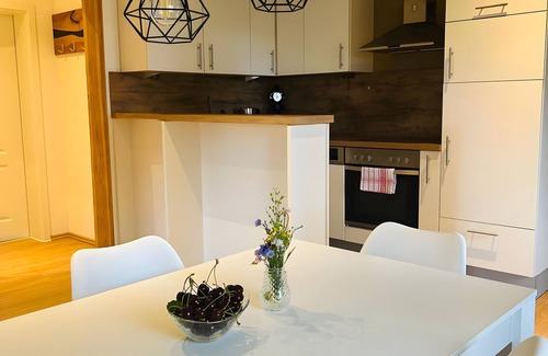 Kressbronn Apartamento | Holiday Apartment "Neu" with Mountain View, Balcony and Wi-Fi