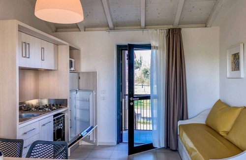 Cavalcaselle Apartamento | Holiday apartment with pool and sun loungers