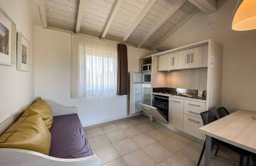 Cavalcaselle Apartamento | Holiday apartment with pool and sun loungers