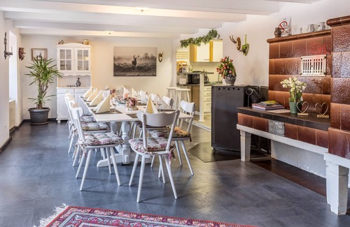 Uehlingen-Birkendorf Apartamento | Apartamento vacacional "Haus Steinatal" con balcón, jardín compartido y Wi-Fi