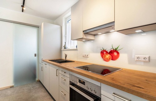 Zell am Harmersbach Apartamento | Apartamento 'Im Rosengarten 2' con vistas a la montaña, terraza privada y Wi-Fi
