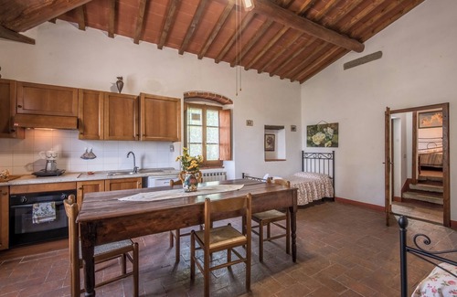 Castiglion Fibocchi Otro | Apartamento vacacional 'Bilocale Brando' con piscina, jardín y Wi-Fi