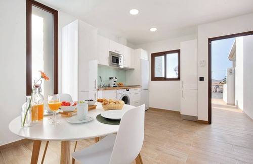 Puerto del Rosario Apartamento | Apartamento vacacional "Crepusculo" con vistas a la montaña, terraza y Wi-Fi