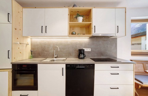 Castelbello-Ciardes Apartamento | Apartamento vacacional "Waalhof Ferienwohnung Golden" con vistas a la montaña, jardín comunitario y wifi