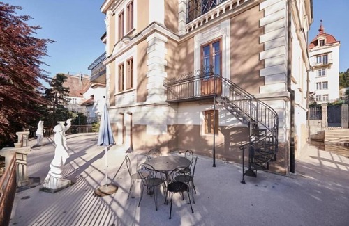 La Chaux-de-Fonds Apartamento | Apartamento de vacaciones La Chaux-de-Fonds para 1 - 6 personas con 3 dormitorios - Edificio históri