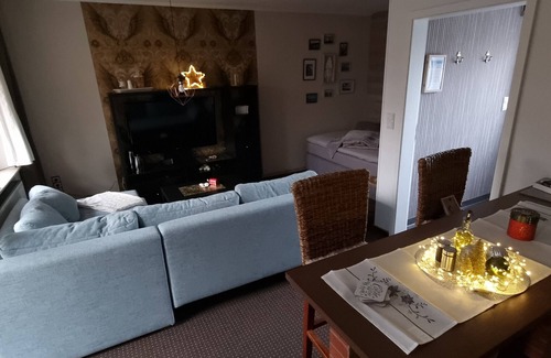 Burg Apartamento | Apartamento vacacional 'Kompass Oase' con terraza privada, jardín privado y Wi-Fi