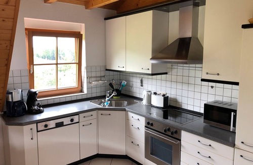 Winden im Elztal Apartamento | Holiday Apartment 'Morgenröte' with Mountain View, Shared Garden and Wi-Fi