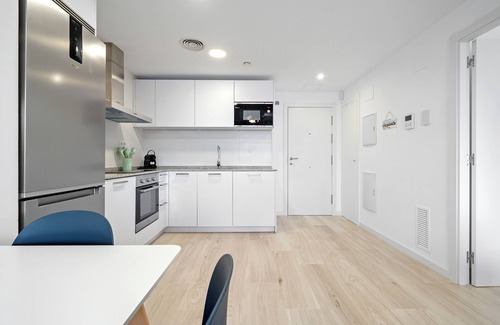 Roques Daurades Apartamento | Apartamento vacacional "Aqua by Enjoy Rocas Doradas" con piscina compartida, terraza privada y Wi-Fi
