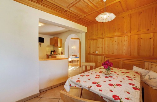 Moso in Passiria Apartamento | Apartamento vacacional "Unterstuanerhof Hochwilde" con vistas a la montaña, jardín, balcón y Wi-Fi