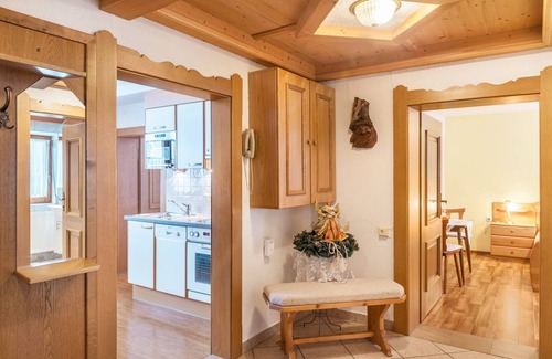 Bruck am Ziller Apartamento | Apartamento vacacional "Gästehaus Gisela 2" con vistas a la montaña, jardín compartido y Wi-Fi