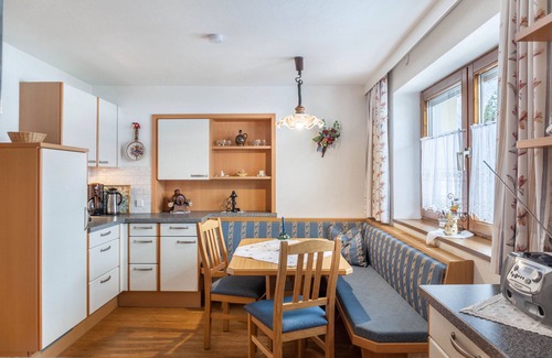Bruck am Ziller Apartamento | Apartamento vacacional "Gästehaus Gisela 2" con vistas a la montaña, jardín compartido y Wi-Fi