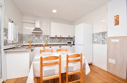 Fondón Apartamento | Apartamento vacacional "La Casa De Manolo" con vistas a la montaña, terraza privada y Wi-Fi