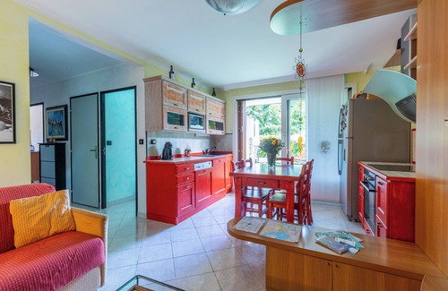 Annecy-le-Vieux Apartamento | Apartamento vacacional 'Maison Bruno' con terraza privada y Wi-Fi