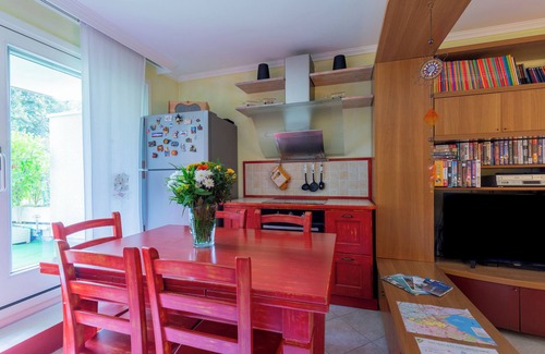 Annecy-le-Vieux Apartamento | Apartamento vacacional 'Maison Bruno' con terraza privada y Wi-Fi