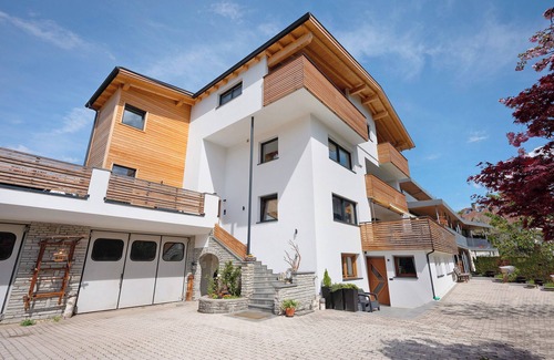 Riscone Apartamento | Apartamento vacacional "Haus Mader 1" con vistas a la montaña, terraza privada y Wi-Fi