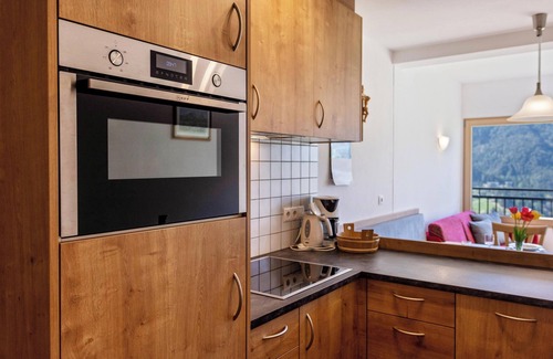 Castelrotto Apartamento | Apartamento vacacional 'Thusnelda A' con vistas a la montaña, balcón y Wi-Fi