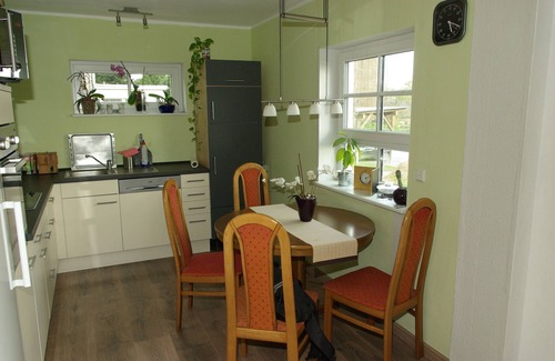 Oberwinkelhausen Apartamento | Apartamento sin barreras en una nueva casa de madera en un entorno rural.