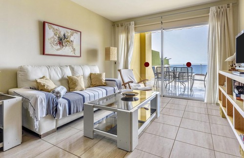 Playa San Juan Apartamento | Acogedor apartamento "Salinetas" cerca del mar con Wi-Fi, terraza, vista al mar y piscina