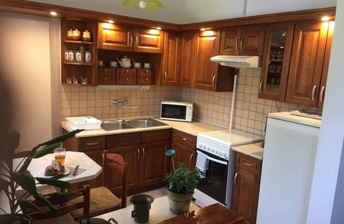 Balatonszarszo Apartamento | Apartamento vacacional apto para niños con parque infantil y arenero