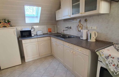 Balatonszabadi Apartamento | Apartamento vacacional con piscina e internet