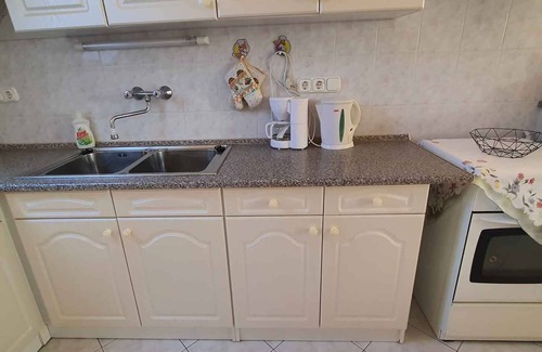 Balatonszabadi Apartamento | Apartamento vacacional con piscina e internet