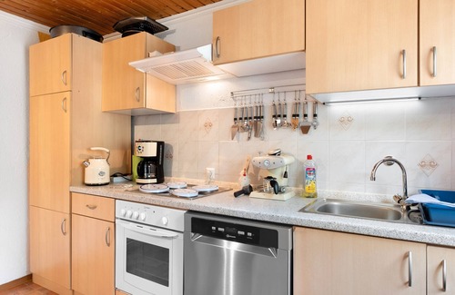 Triberg im Schwarzwald Apartamento | Apartamento vacacional '1' con vistas a la montaña, jardín comunitario y Wi-Fi
