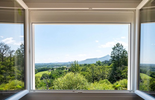Behobie Apartamento | Apartamento vacacional "12 Pers 5km Plage Hendaye" con vistas al mar, 2 terrazas privadas y Wi-Fi