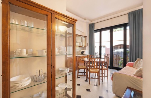 Varigotti Apartamento | Apartamento vacacional '5 Mehari' con balcón, aire acondicionado y Wi-Fi