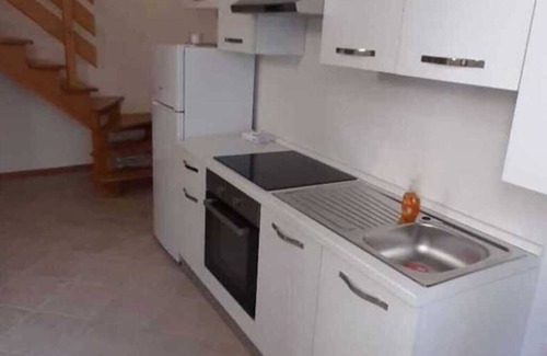 Laveno Apartamento | Apartamento vacacional 'Altopiano del Sole' con balcón y vistas a la montaña