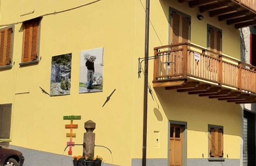 Laveno Apartamento | Apartamento vacacional 'Altopiano del Sole' con balcón y vistas a la montaña
