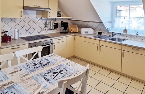 Schlutup Apartamento | Apartamento vacacional 'Ankerplatz en Lübeck' con terraza privada y wifi