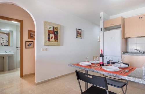 El Medano Apartamento | Apartamento vacacional "Apartamento en el Médano" cerca de la playa con Wi-Fi y piscina compartida
