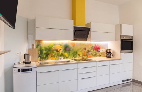 Bruck am Ziller Apartamento | Apartamento vacacional "Apart Zillertal 70m2" con vistas a la montaña, terraza y Wi-Fi