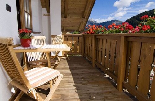 Bulla Apartamento | Apartamento vacacional "Arbea - Siëla" con vistas a la montaña, Wi-Fi y balcón