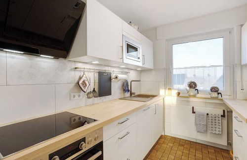 Arnsberg Apartamento | Apartamento vacacional 'Auszeit' con terraza privada, jardín comunitario y Wi-Fi
