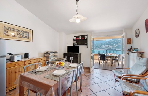 Sensole Apartamento | Apartamento vacacional "Bella Isola" con vistas al lago, terraza privada y Wi-Fi