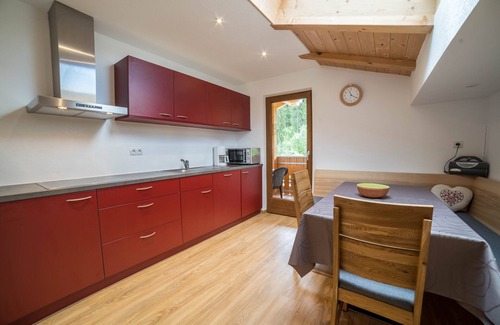 Meltina Apartamento | Apartamento vacacional "Boznermüllerhof-Sonnenblume" con balcón y vistas a la naturaleza