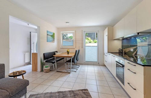 Gaienhofen Apartamento | Apartamento 'Bruttel' con piscina privada, terraza compartida y Wi-Fi