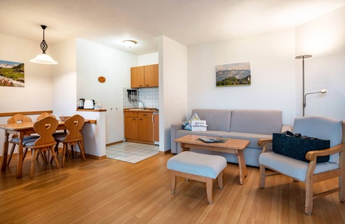 Oberaudorf Apartamento | Apartamento 'Brünnstein-Zimmer 11' con vistas a la montaña, jardín compartido y Wi-Fi
