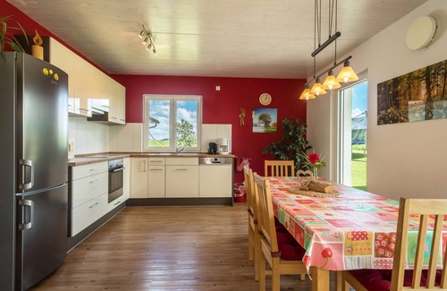 Neukirch Apartamento | Apartamento vacacional "Buche" con Wi-Fi, vistas a la montaña, terraza y jardín