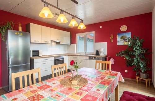 Neukirch Apartamento | Apartamento vacacional "Buche" con Wi-Fi, vistas a la montaña, terraza y jardín