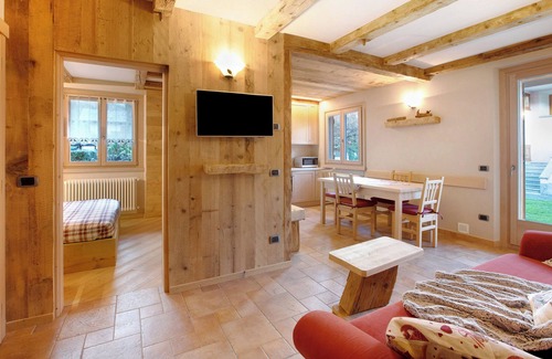 Valdisotto Apartamento | Apartamento vacacional "Casa Clus Bormio 1" con vistas a la montaña, jardín privado y Wi-Fi