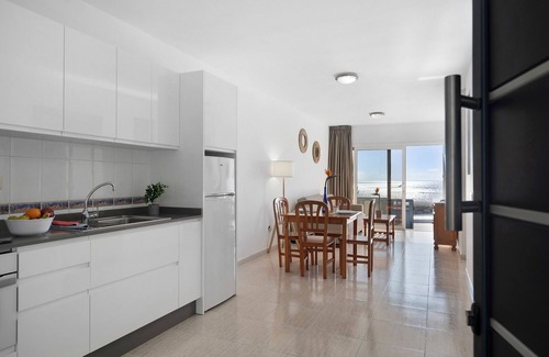 Arrieta Apartamento | Apartamento vacacional "Callao Beach 1" con vistas al mar, terraza y Wi-Fi