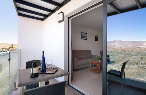 Arrieta Apartamento | Apartamento vacacional "Callao Beach 10" con vistas a la montaña, y Wi-Fi