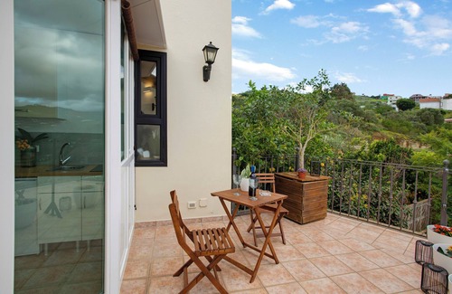Teror Apartamento | Apartamento vacacional "Carmelo Y Carmela 3" con vistas a la montaña, terraza privada y Wi-Fi