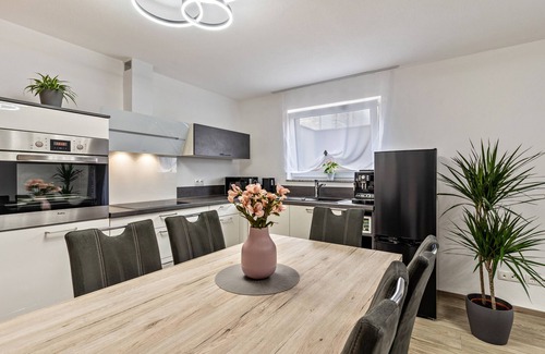 Ringsheim Apartamento | Holiday Apartment "Casa Di Michelle" with Private Terrace & Wi-Fi