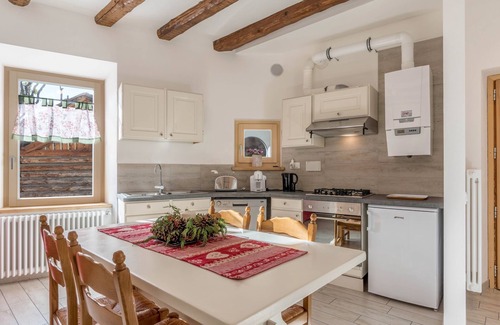 Segonzano Apartamento | Apartamento vacacional "Casa di Ada" con vistas a la montaña y Wi-Fi