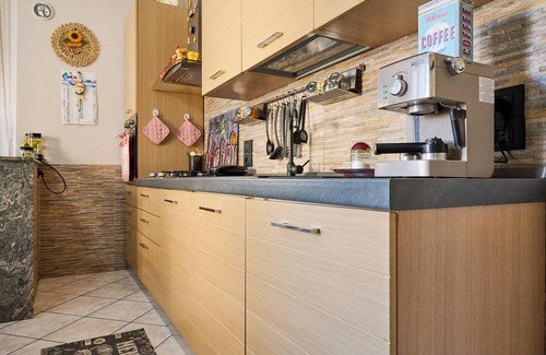 Piombino Apartamento | Apartamento vacacional "Casa Laureta" con terraza privada y Wi-Fi